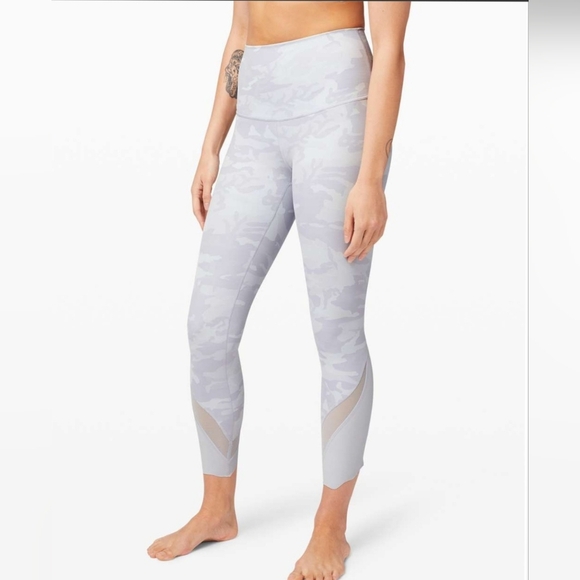 Lululemon Light Gray Wunder Under Cropped High-Rise Leggings W/ Ankle Detail - Picture 5 of 12